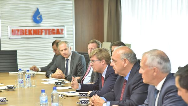 Швейцарский банк CREDIT SUISSE выразил готовность к финансированию проектов нефтегазовой отрасли Узбекистана - Sputnik Узбекистан