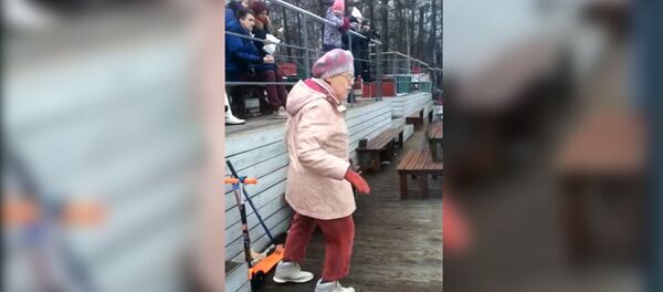 Танцующая бабуля - Sputnik Узбекистан