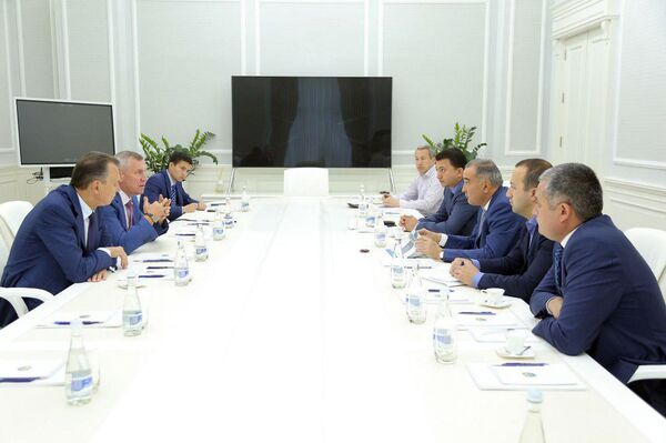 Ташкент и Минск обсуждают сотрудничество в сфере электротранспорта Ташкент и Минск обсуждают сотрудничество в сфере электротранспорта - Sputnik Узбекистан