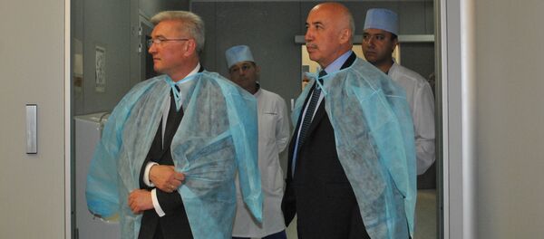 Министр здравоохранения Республики Узбекистан Алишер Шадманов встретился с делегацией во главе с министром здравоохранения Республики Беларусь Валерием Малашко.  - Sputnik Узбекистан