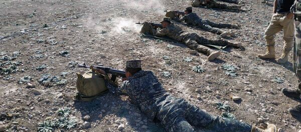 Sovmestnie ucheniya uzbekskix i fransuzskix voyennoslujashix na poligone Forish v Uzbekistane Sovmestnie ucheniya uzbekskix i fransuzskix voyennoslujashix na poligone Forish v Uzbekistane - Sputnik O‘zbekiston