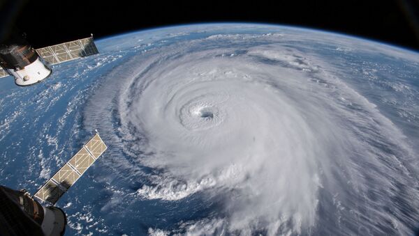 Снимок урагана Флоренс с МКС. - Sputnik Узбекистан