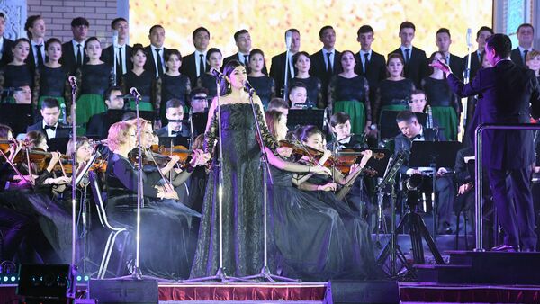 Simfonicheskiy konsert — Open Air Noch serenad, klassiki i roka - Sputnik O‘zbekiston