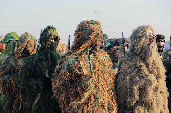 Совместные узбекско-таджикские военные учения начались в Согдийской области - Sputnik Узбекистан