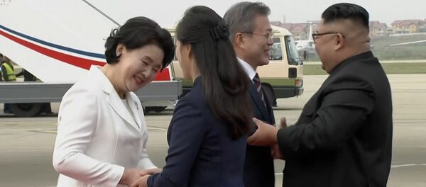 Встреча лидеров КНДР и Южной Кореи Встреча лидеров КНДР и Южной Кореи - Sputnik Ўзбекистон