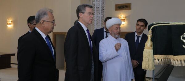 Встреча посла США по религиозным делам в комитете Мусульман Узбекистана Встреча посла США по религиозным делам в комитете Мусульман Узбекистана - Sputnik Ўзбекистон