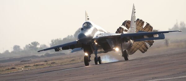 Treniirovochnie poloti voyennix letchikov na aerodrome Xanabad Treniirovochnie poloti voyennix letchikov na aerodrome Xanabad - Sputnik O‘zbekiston