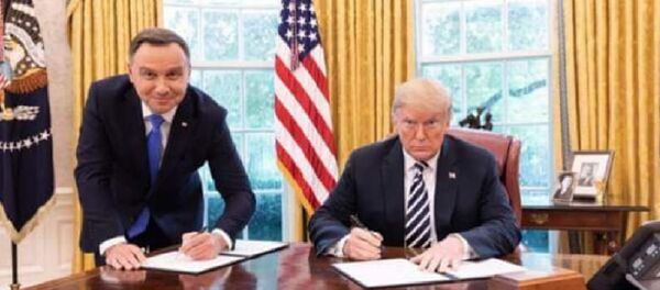 Президент Польши Анджей Дуда с американским главой Дональдом Трампом Президент Польши Анджей Дуда с американским главой Дональдом Трампом - Sputnik Ўзбекистон