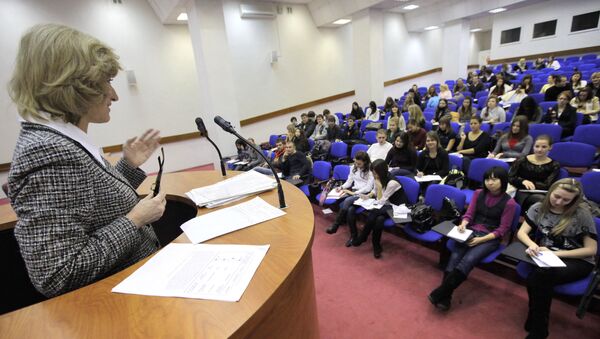 Студенты в университете - Sputnik Узбекистан