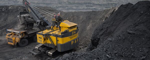 Karyerniy ekskavator na kamennougolnom razreze Karyerniy ekskavator na kamennougolnom razreze - Sputnik O‘zbekiston