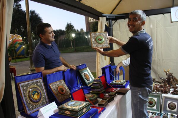 Восточный проект: в Ташкенте впервые прошла ярмарка Сувениры Узбекистана - Sputnik Узбекистан