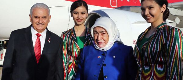 Глава парламента Турции Бинали Йилдирим прибыл в Ташкент Глава парламента Турции Бинали Йилдирим прибыл в Ташкент - Sputnik Ўзбекистон