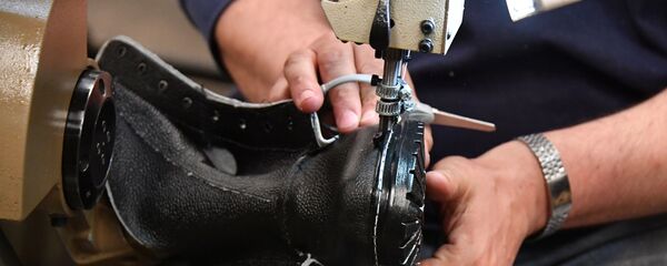 Производство обуви - Sputnik Узбекистан