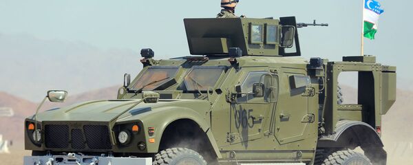 Совместные военные учения Узбекистана и Таджикистана Совместные военные учения Узбекистана и Таджикистана - Sputnik Узбекистан