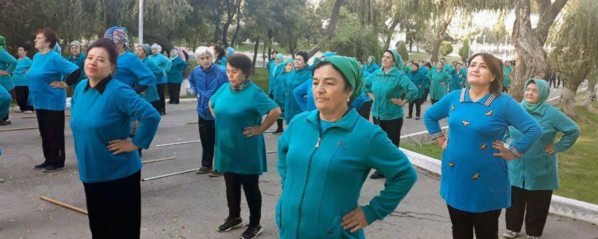 Massovie zanyatiya utrenney gimnastikoy v Tashkente - Sputnik O‘zbekiston, 1920, 25.09.2018