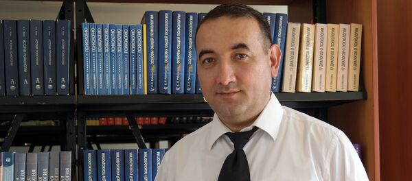 Шухрат Мирзаев, заместитель директора филиала МГУ в Ташкенте по духовно-просветительской работе - Sputnik Узбекистан