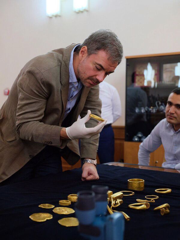 Эксперты Лувра приехали в Узбекистан за артефактами  - Sputnik Узбекистан