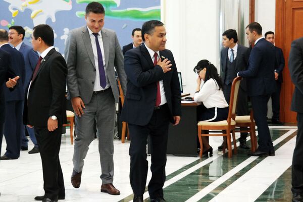 Сенат ҳаётидан бир кун - Sputnik Узбекистан