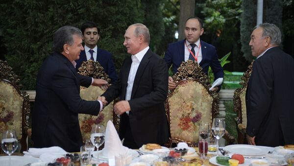 Президент России Владимир Путин прибыл в Душанбе на саммит глав государств СНГ - Sputnik Узбекистан