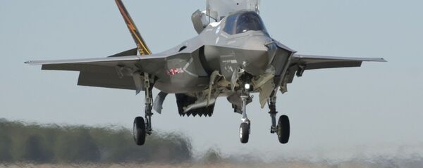 Американский истребитель F-35B  Американский истребитель F-35B  - Sputnik Ўзбекистон