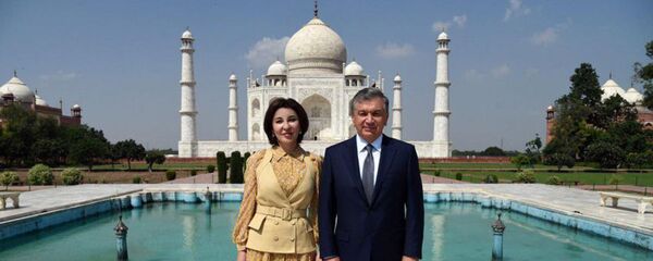 Шавкат Мирзиёев с супругой 30 сентября посетили комплекс Тадж-Махал в Агре - Sputnik Ўзбекистон