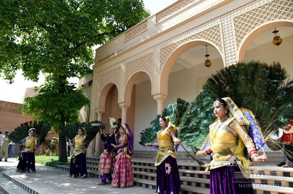 Мирзиёев с супругой посетили символ Индии - Тадж-Махал - Sputnik Узбекистан