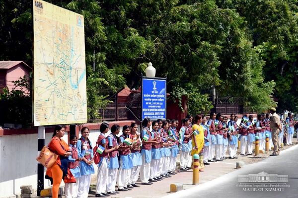 Мирзиёев с супругой посетили символ Индии - Тадж-Махал - Sputnik Узбекистан