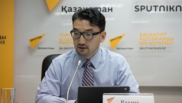 Руководитель центра прикладных исследований TALAP, экономист Рахим Ошакбаев   - Sputnik Узбекистан