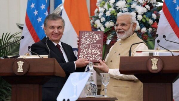 Президент Шавкат Мирзиёев и премьер-министр Индии Нарендра Моди провели переговоры в расширенном составе - Sputnik Узбекистан