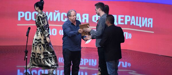 Награждение лауреата ТЭФИ-Содружество от Российской Федерации - Sputnik Узбекистан