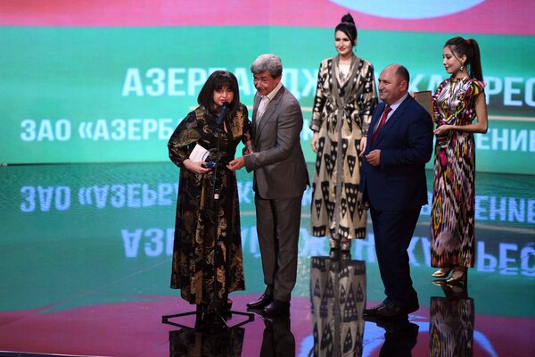 Представитель Азербайджана во время вручения премии ТЭФИ - Sputnik Узбекистан