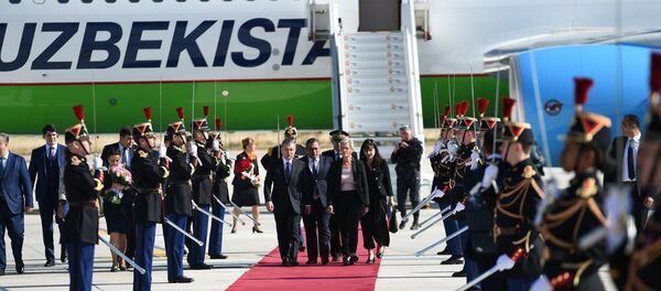 Президент Узбекистана Шавкат Мирзиёев прибыл во Францию Президент Узбекистана Шавкат Мирзиёев прибыл во Францию - Sputnik Ўзбекистон