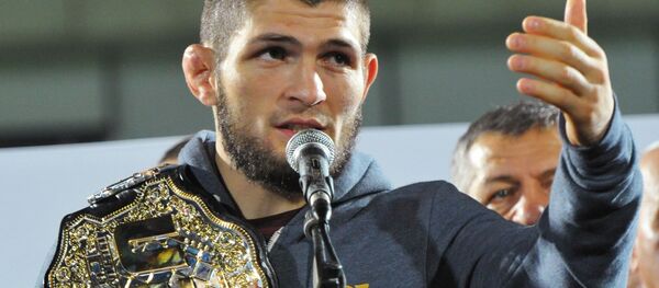 Чествование Хабиба Нурмагомедова в Махачкале Чествование Хабиба Нурмагомедова в Махачкале - Sputnik Ўзбекистон