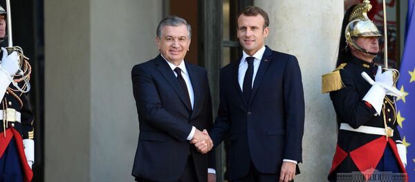 Шавкат Мирзиёев встретился с Эммануэль Макроном Шавкат Мирзиёев встретился с Эммануэль Макроном - Sputnik Ўзбекистон