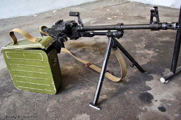 АҚШ Россия пулемётларининг нусхасини ишлаб чиқармоқчи - Sputnik Ўзбекистон