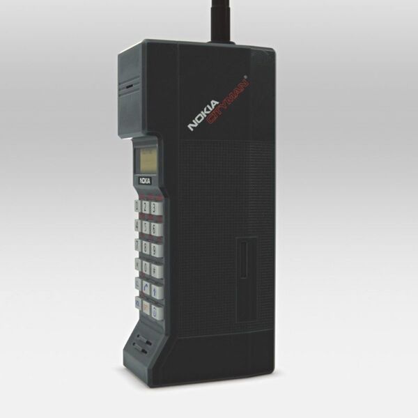 Ислом Каримовнинг биринчи мобил телефони  намойиш этилди Ислом Каримовнинг биринчи мобил телефони  намойиш этилди - Sputnik Ўзбекистон