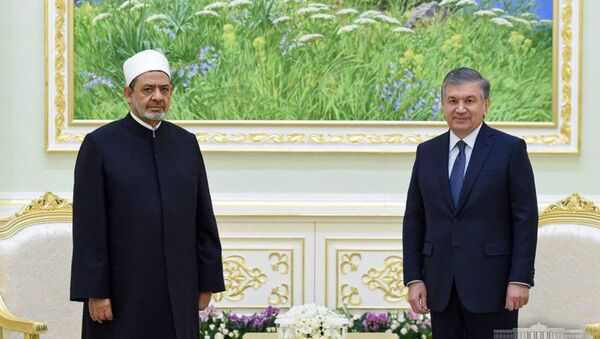 Президент Республики Узбекистан Шавкат Мирзиёев 11 октября принял Верховного имама Египта, руководителя комплекса Аль-Азхар шейха Ахмада Мухаммада Тайиба - Sputnik Узбекистан