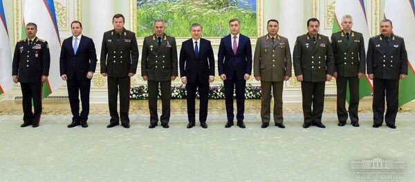 Президент Республики Узбекистан встретился с главами оборонных ведомств государств-участников СНГ - Sputnik Узбекистан
