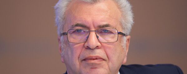 Академик РАО, директор школы № 109 Евгений Ямбург Академик РАО, директор школы № 109 Евгений Ямбург - Sputnik Узбекистан