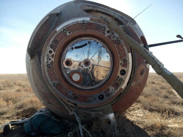 Ситуация вокруг аварийного запуска ракеты-носителя Союз-ФГ с кораблем Союз МС-10 на Байконуре - Sputnik Узбекистан