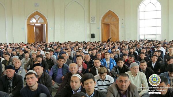 Верующие в мечети - Sputnik Узбекистан
