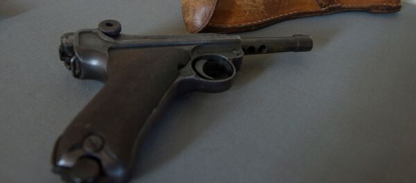Пистолет Люгера Р08 Парабеллум. Архивное фото Пистолет Люгера Р08 Парабеллум. Архивное фото - Sputnik Узбекистан