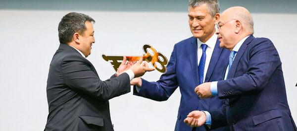 МИСиС филиали тантанали очилиш маросими. - Sputnik Ўзбекистон