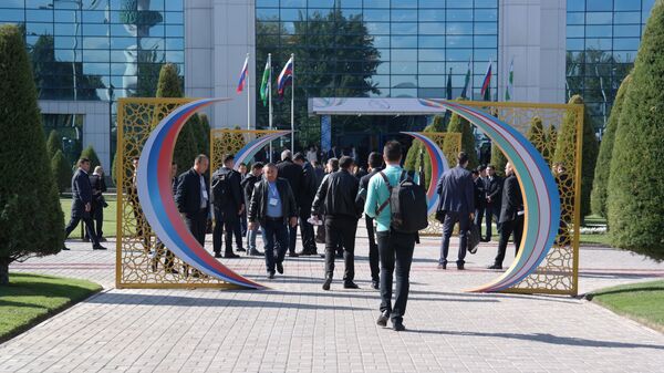 Узэкспоцентр в дни проведения первого межрегионального узбекско-российского форума - Sputnik Узбекистан