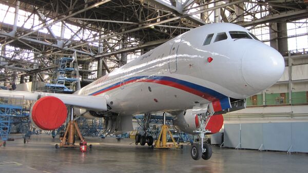 Самолет Ту-214  - Sputnik Узбекистан