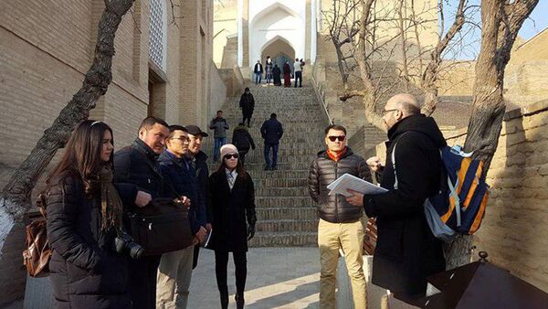 Учебно-консалтинговый центр туризма при сотрудничестве с Посольством Франции в Узбекистане организует тренинг для франкоговорящих гидов РУз - Sputnik Узбекистан