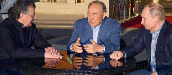 Президенты Казахстана Нурсултан Назарбаев, Российской Федерации Владимир Путин и Республики Узбекистан Шавкат Мирзиёевым - Sputnik Узбекистан