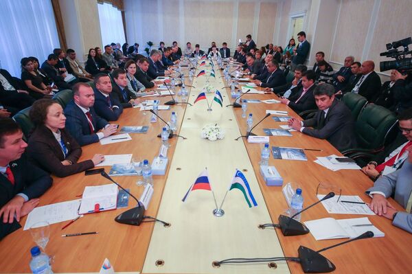 Иваново и Узбекистан обсуждают создание совместных текстильных предприятий Иваново и Узбекистан обсуждают создание совместных текстильных предприятий - Sputnik Узбекистан