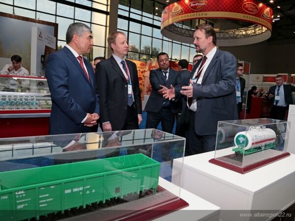 В рамках I Форума межрегионального сотрудничества России и Узбекистана прошла сельскохозяйственная выставка - Sputnik Узбекистан