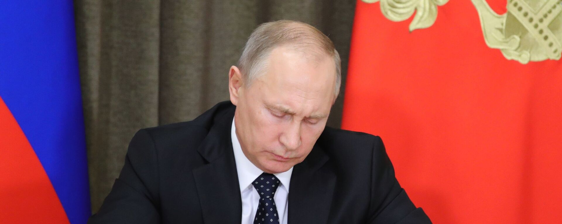 Президент РФ В. Путин провел совещание по вопросам обеспечения технического переоснащения Вооруженных сил - Sputnik Узбекистан, 1920, 03.07.2020